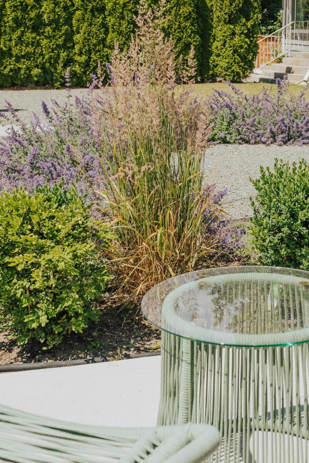 Naramata Courtyard Suites Exteriér fotografie