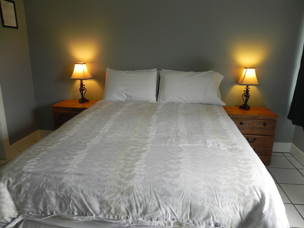 Naramata Courtyard Suites Exteriér fotografie