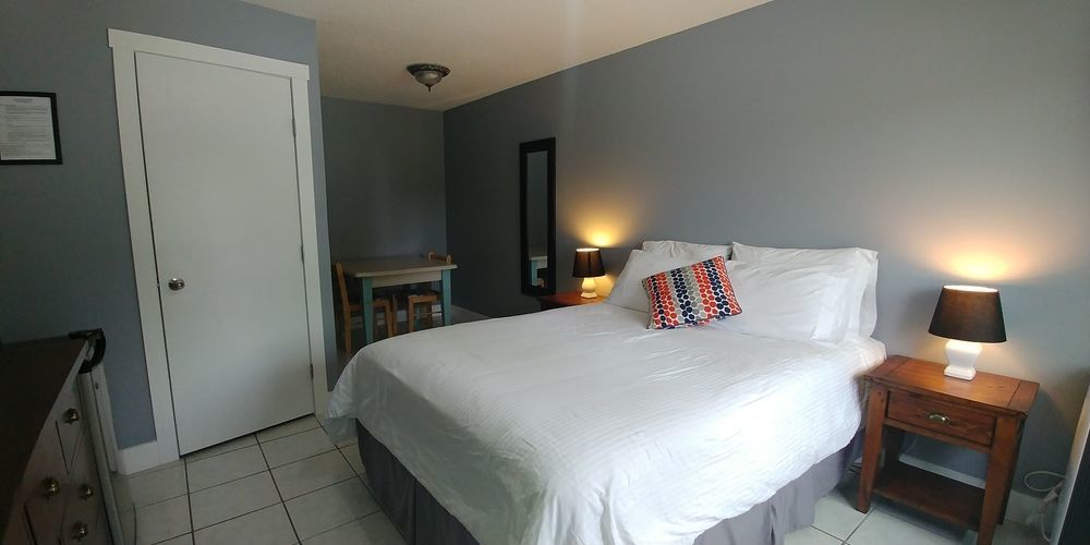 Naramata Courtyard Suites Exteriér fotografie