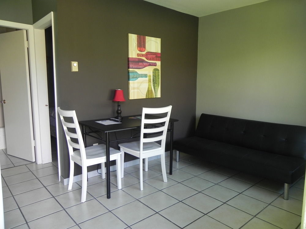 Naramata Courtyard Suites Exteriér fotografie