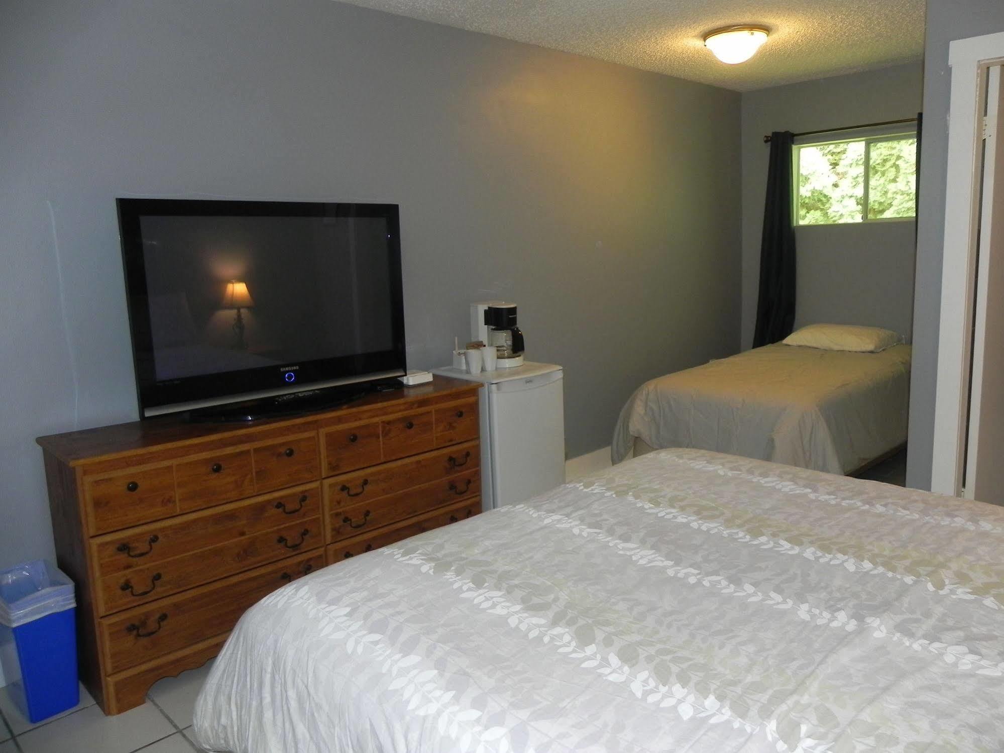 Naramata Courtyard Suites Exteriér fotografie