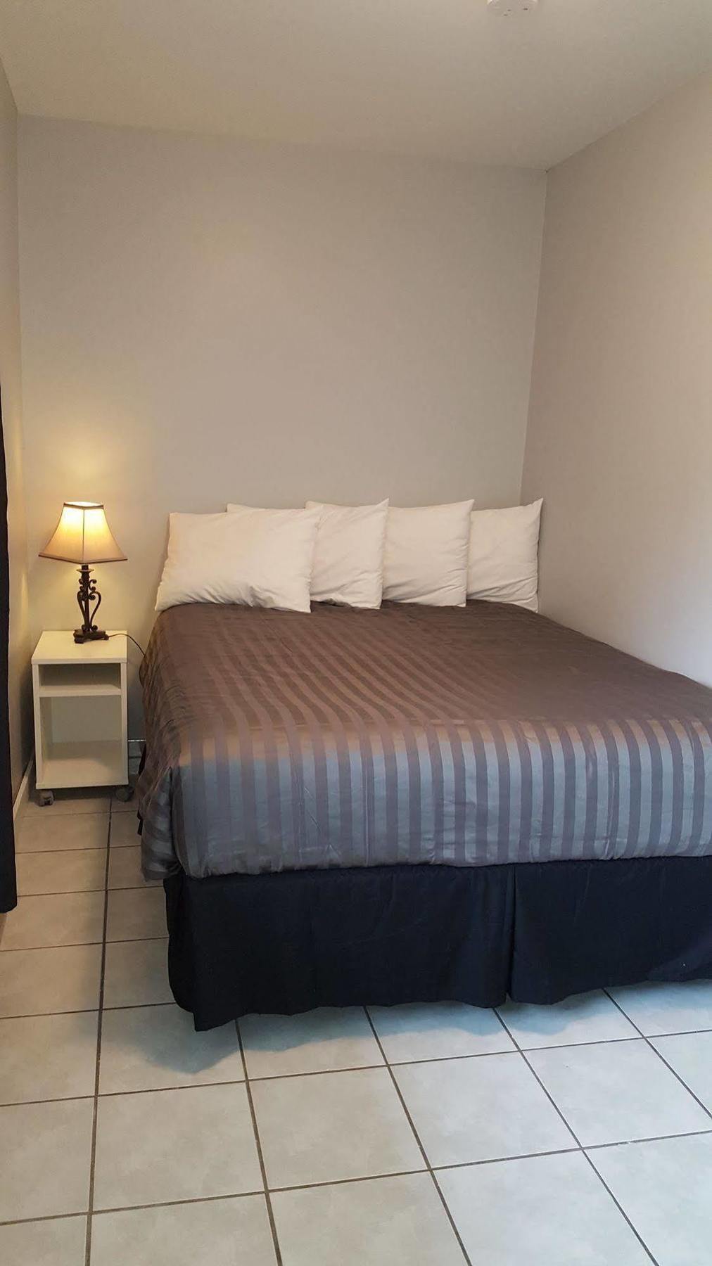 Naramata Courtyard Suites Exteriér fotografie
